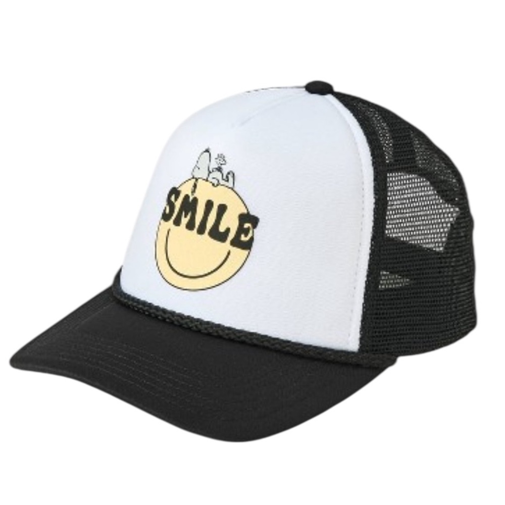 Peanuts Snoopy Unisex Smile Trucker Hat Black and White